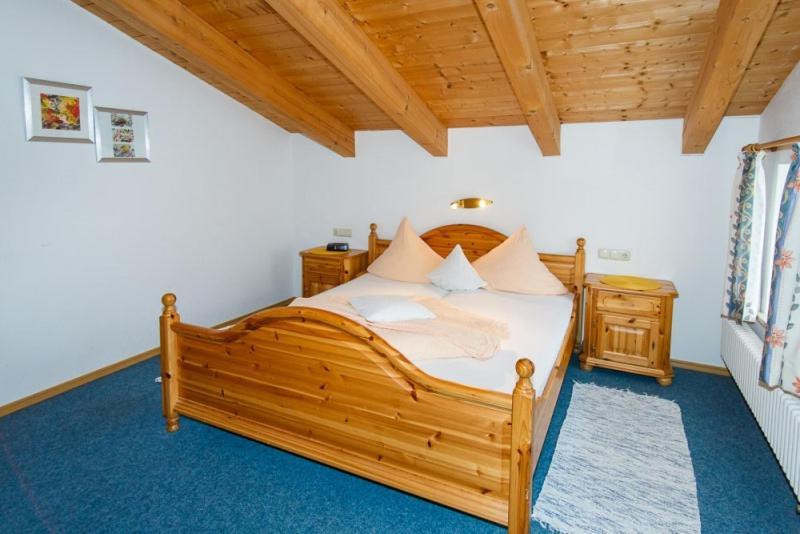 Cafe Chiemgau Und Gaestehaus Ruhpolding Exterior foto