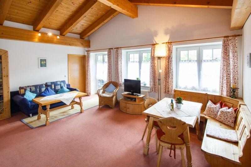 Cafe Chiemgau Und Gaestehaus Ruhpolding Exterior foto