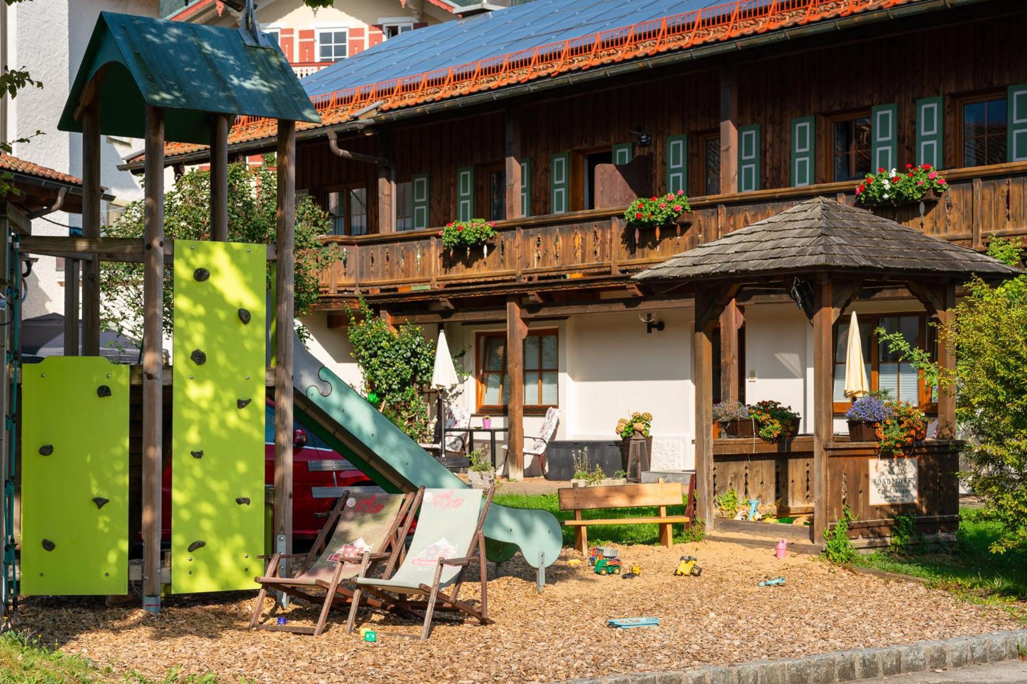 Cafe Chiemgau Und Gaestehaus Ruhpolding Exterior foto